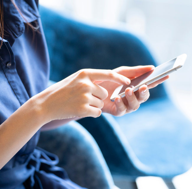 24時間いつでもWEBまたはLINEで診療予約が可能です